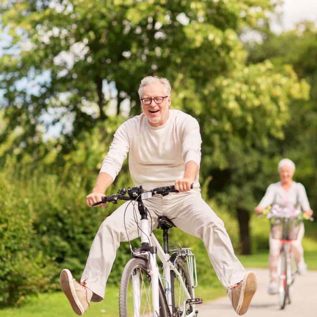 WEBIKEU_-_ENJOY_collection_slide_of_happy_senior_couple_on_bike_trip_-_mobile